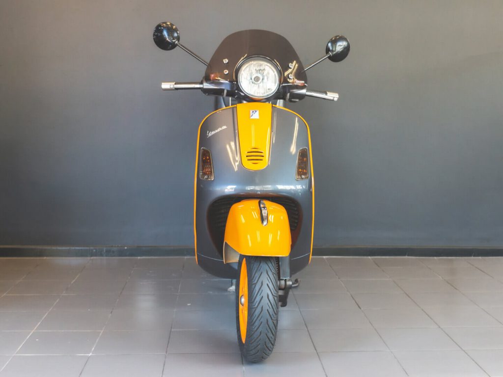 Vespa GT200 Black Cape Town Vespa Rentals